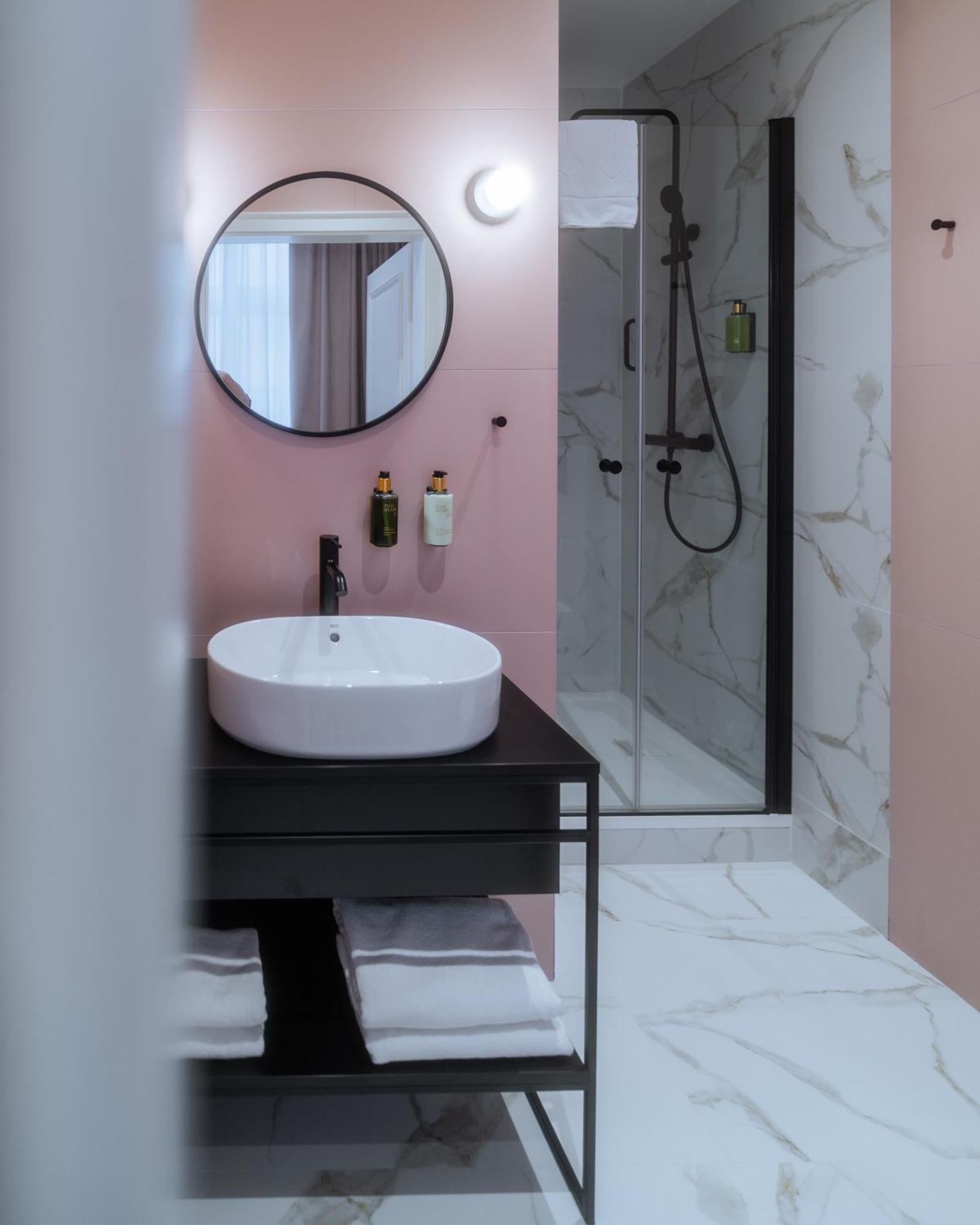 Hotel Pietryna Łódź Exteriör bild