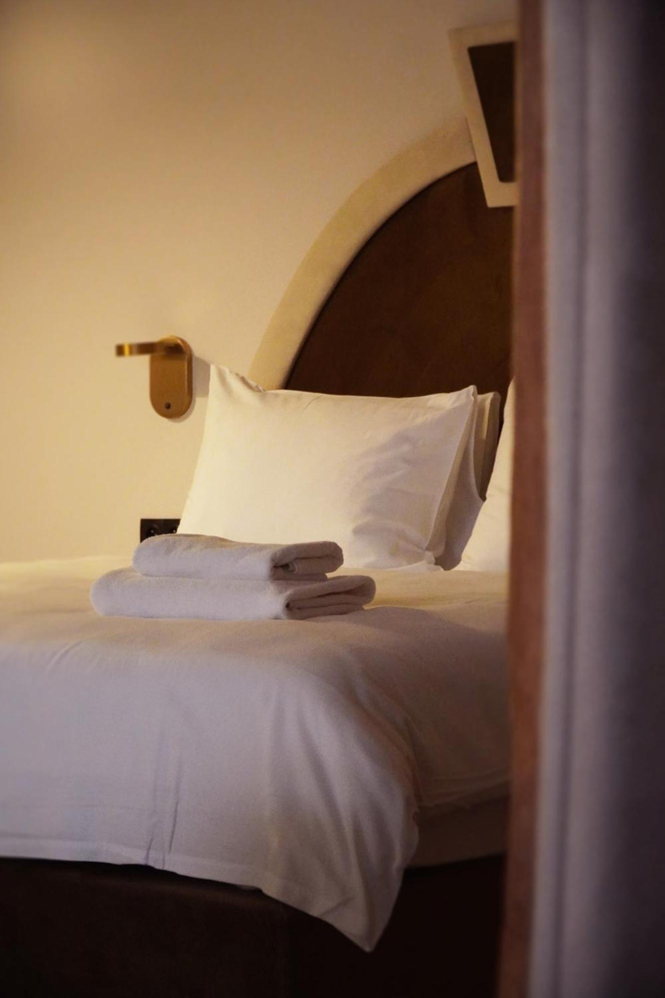 Hotel Pietryna Łódź Exteriör bild